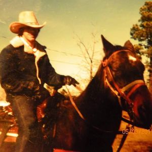 Meet your Posher, Levi